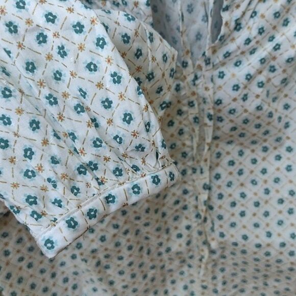 NWT Universal Thread poet peasant top floral small - Picture 7 of 7